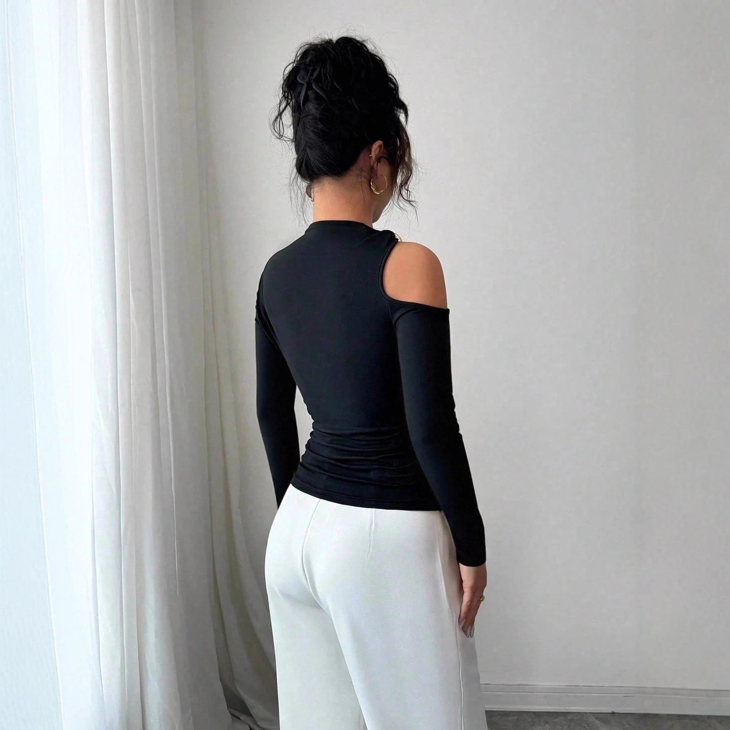 Asymmetric Collar One-side Off-the-shoulder Metal Decorative Slim Top